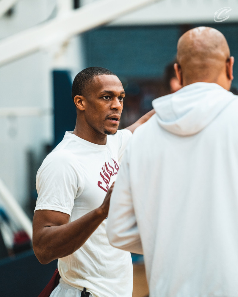 包含拉齐奥训练开放日；赛前复出首秀引欢呼；德国杯在即；控场能力受关注的词条